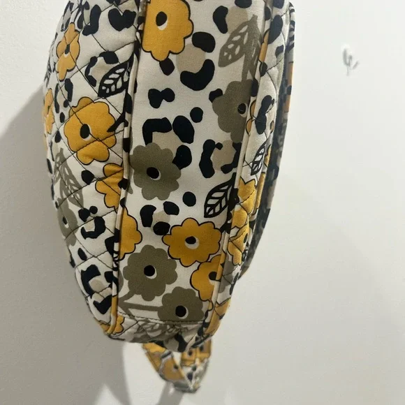 MWT. Vera Bradley Mailbag crossbody yellow /Black Quilted Tote. Go wild floral. - Picture 13 of 15